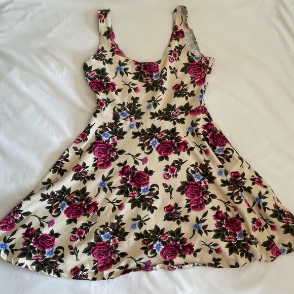 Sparkle and Fade brand rose dress! - Picture 4 of 5